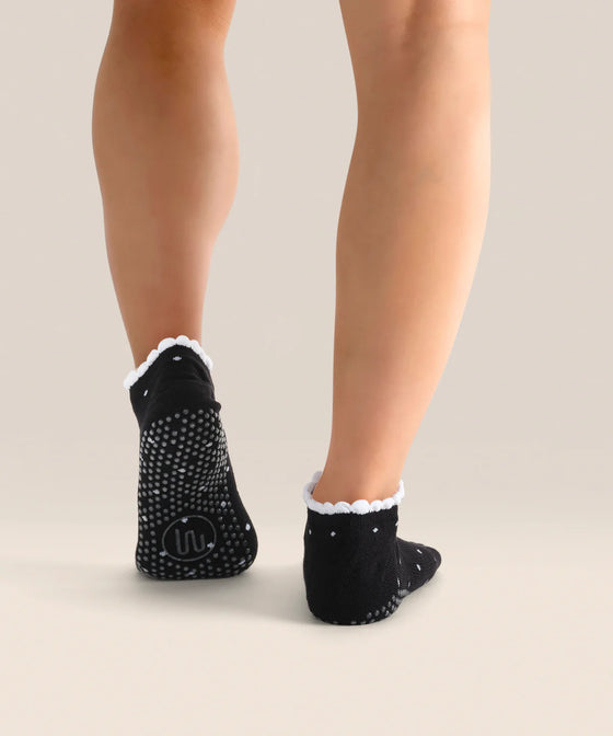 MoveActive Classic Low Rise Grip Sock- Black Polka Ruffle