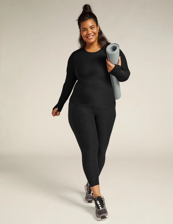 BEYOND YOGA FEATHERWEIGHT CLASSIC CREW PULLOVER - DARKEST NIGHT