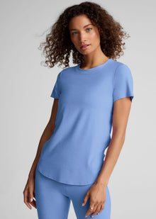  Beyond Yoga Featherweight On The Down low Tee - Flower Blue Heather