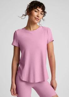  Beyond Yoga Featherweight On The Down low Tee - Pink Haze Heather