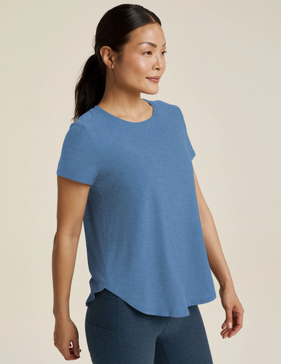 Beyond Yoga Featherweight On The Down low Tee - Sky Blue Heather