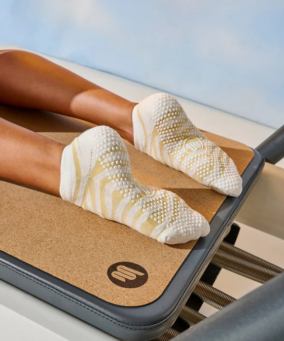 Move Active Classic Lo Rise Grip Socks - Seashell Swirl