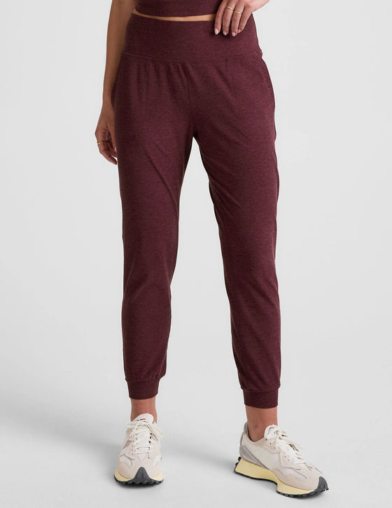 Beyond Yoga Spacedye Midi Jogger - Midnight Burgundy Heather