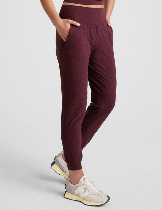 Beyond Yoga Spacedye Midi Jogger - Midnight Burgundy Heather