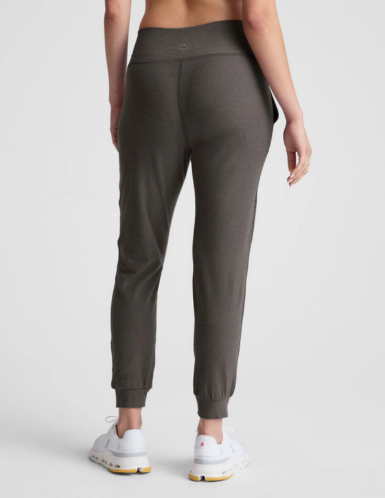 Beyond Yoga Spacedye Midi Jogger - True Grey Heather