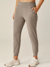 Beyond Yoga Spacedye City Midi Jogger - Birch Heather