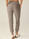 Beyond Yoga Spacedye Midi Jogger - Birch Heather