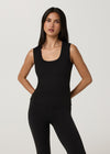 Vuori Halo Essential Scoop Tank - Black Tonal