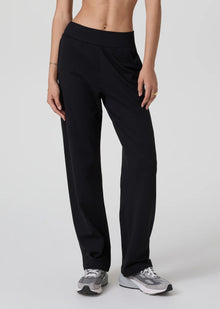  Vuori Halo Modern Straight Leg Pant - Solid Black