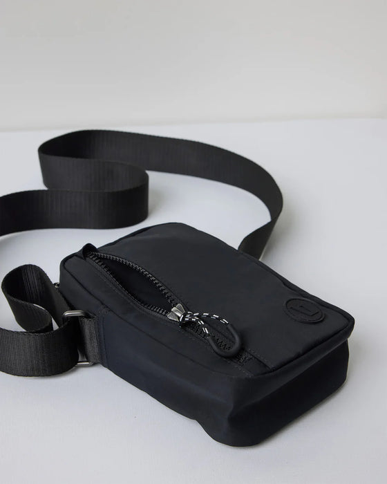 Vuori All Around Cross Body Bag - Black