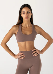  Vang Athletica Form Cross Crop - Clay