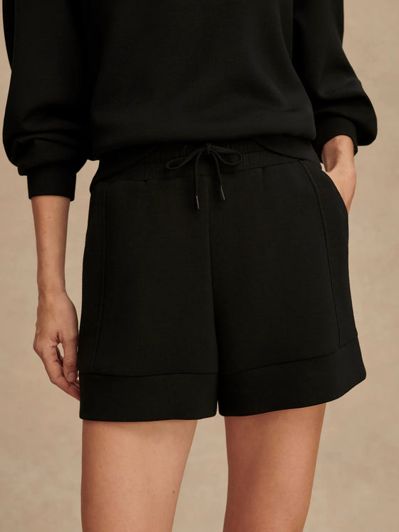 Varley Atrium High Rise Short 4.5" - Black